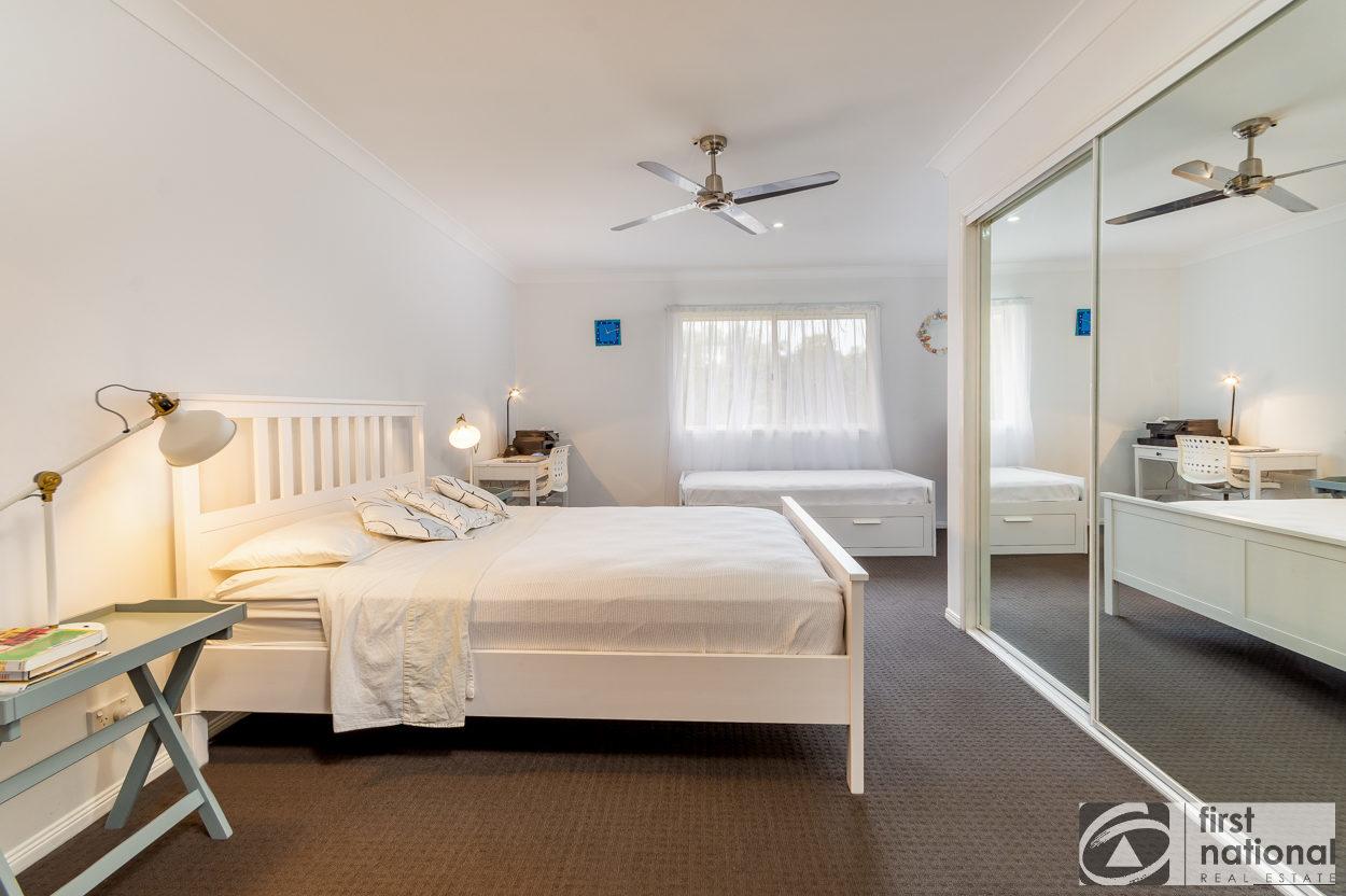 Immaculate Spacious Second Floor Unit Overlooking Pristine Parklands - Accommodation ACT 12
