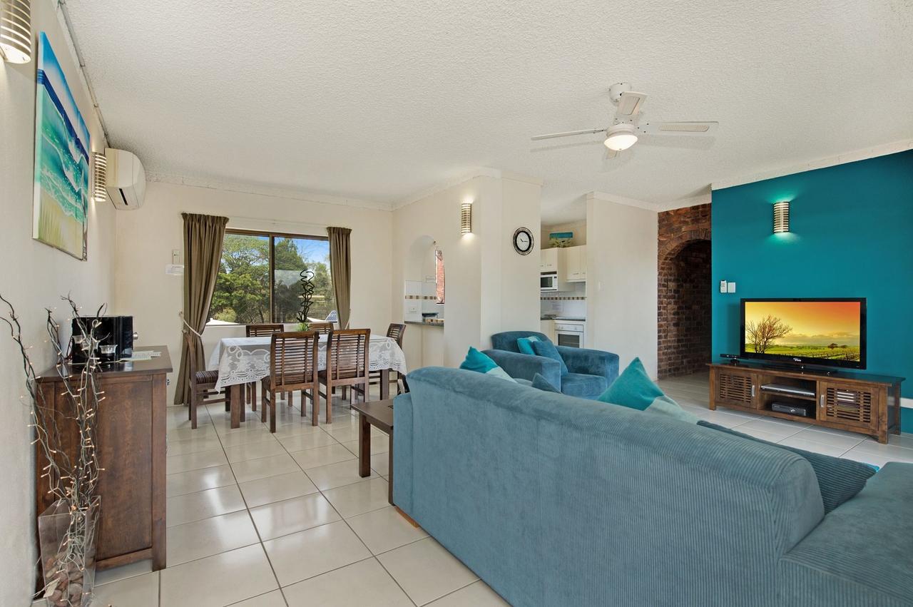 Waterviews,Pool, Wifi Its All Here !- Welsby Pde, Bongaree - thumb 22