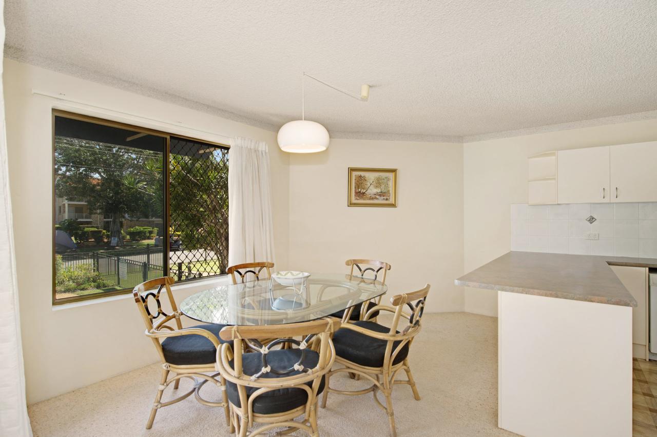 Everything You Need Including A Pool! Karoonda Sands Apartments - thumb 3