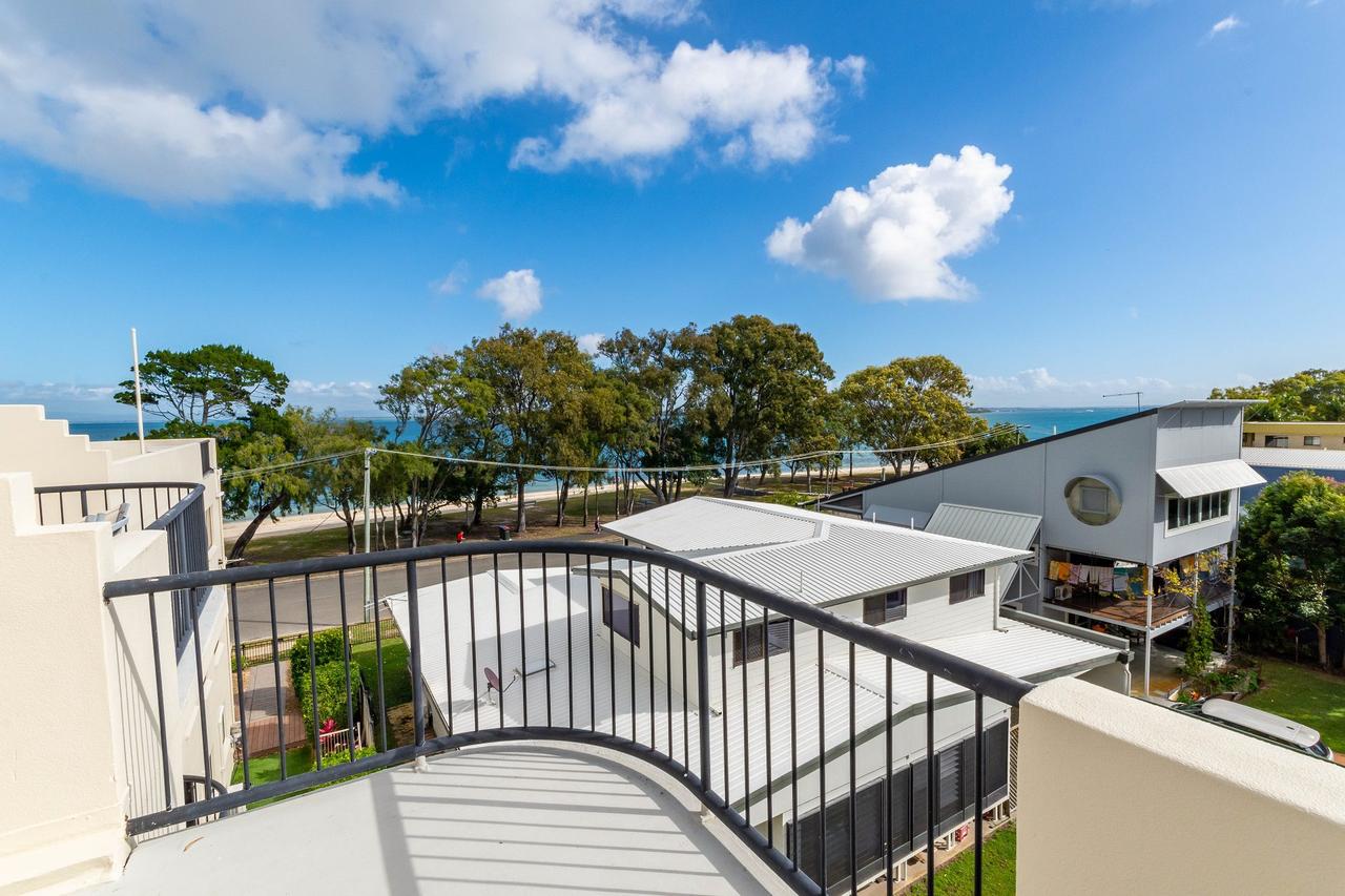 Waterfront Views From Private Rooftop Balcony - Bayview South Esp, Bongaree - thumb 6