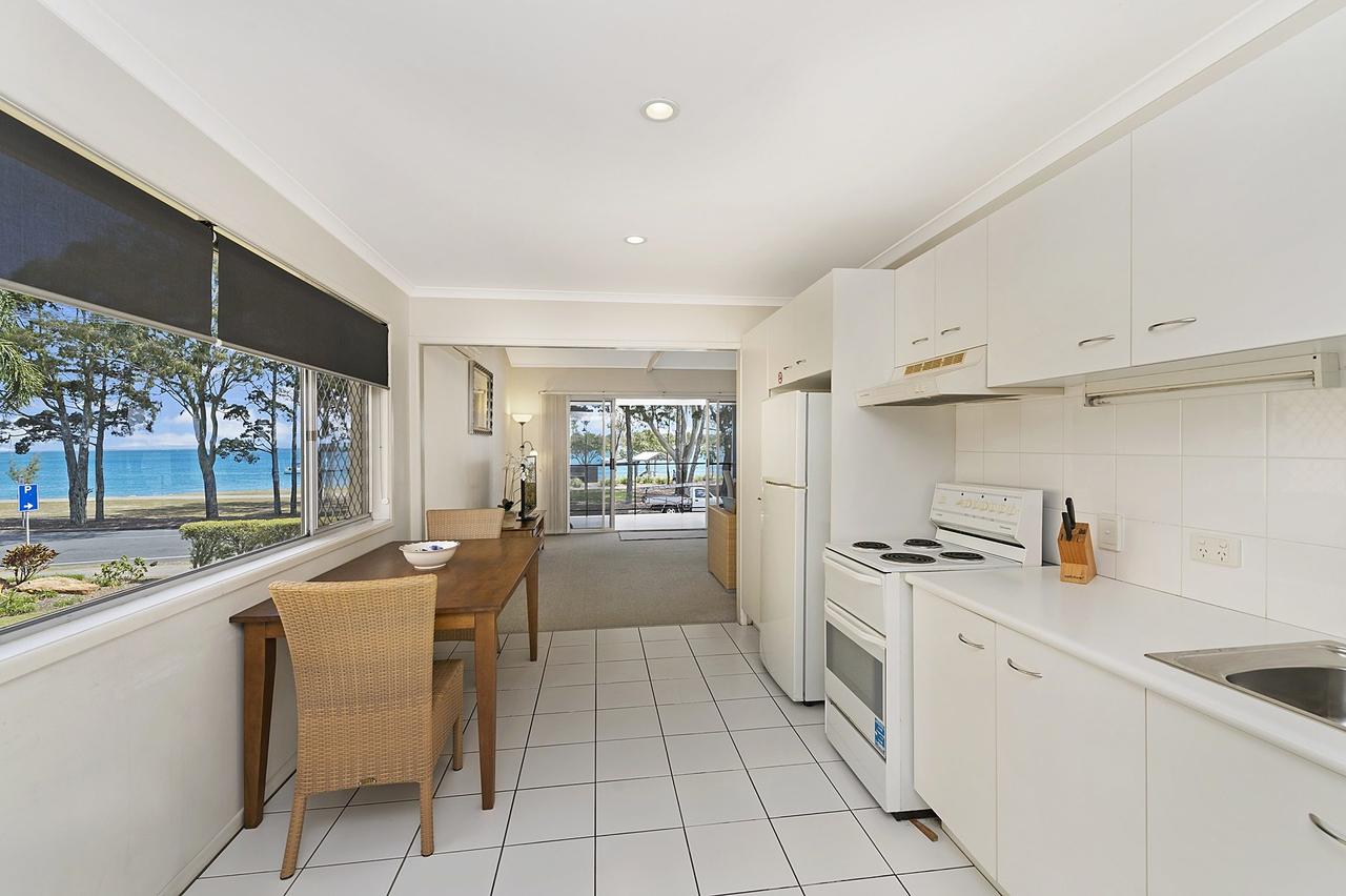 Waterfront Retreat With Room For A Boat - Welsby Pde, Bongaree - thumb 15