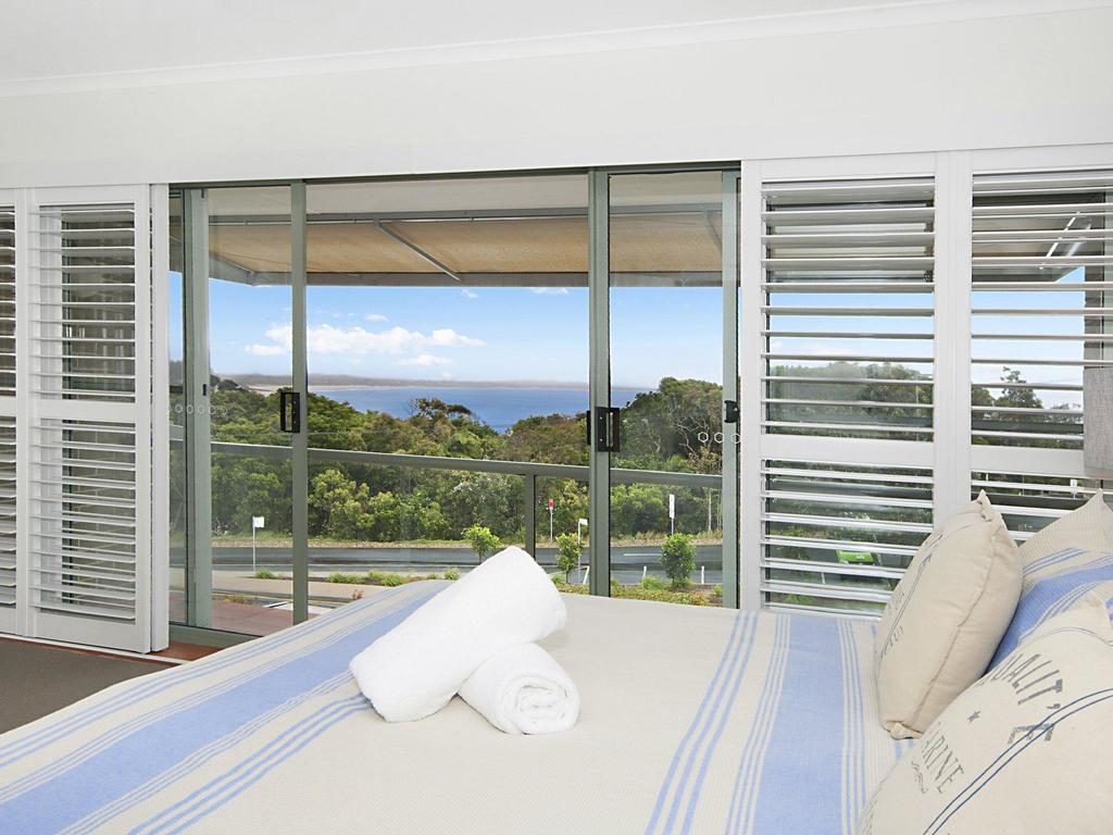 8 James Cook Apartments - Byron Bay Accommodation