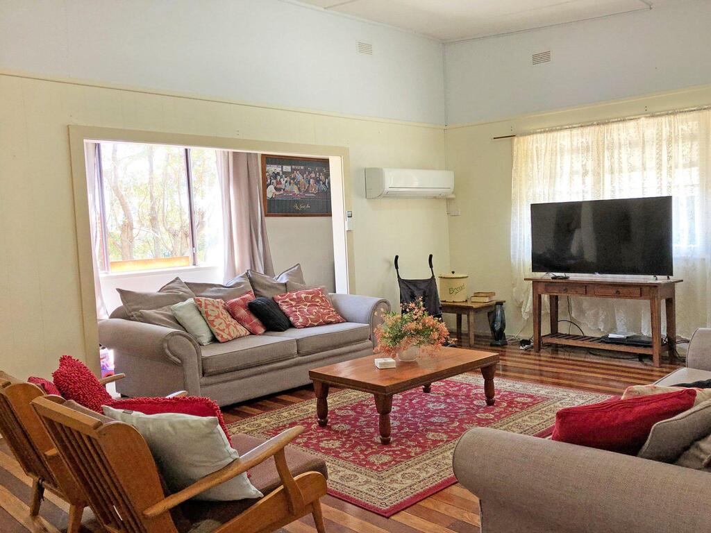 'Daves Place', 27 Rigney St - Holiday House With WIFI, Aircon & Boat Parking - thumb 3