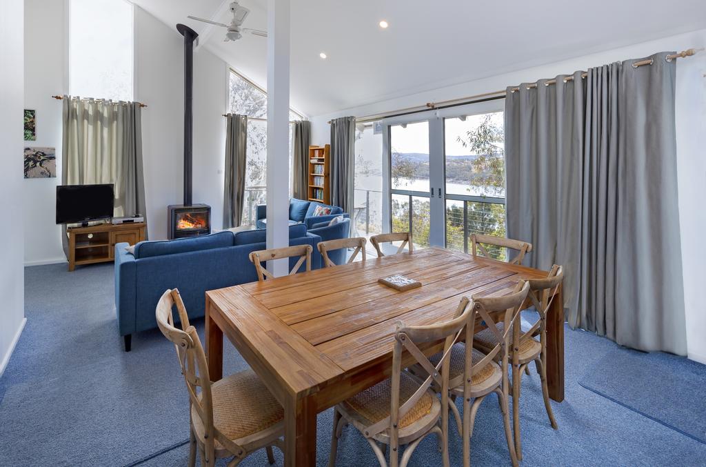 'Matilda' - Spacious  centrally located with great lake views - New South Wales Tourism 