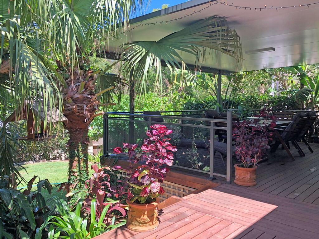 'Sandy Palms' 28 Moorooba Cr - Beautiful Home with Wifi Air-con and Boat Parking - Accommodation Daintree