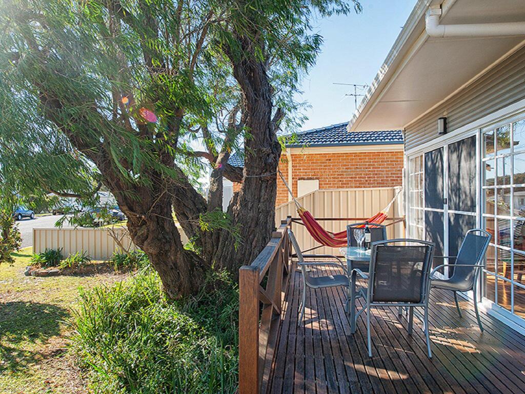 'The Croft' 11 Boulder Bay Rd - Cosy Beach House With Aircon & Only 270m To The Beach - thumb 1