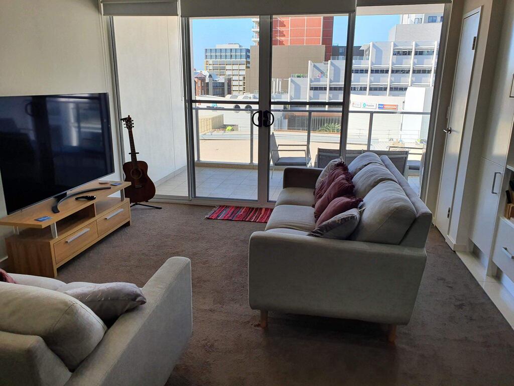Just Listed Bolton St 1br 350m Walk To Newcastle Beach +++ Wifi End Eand - Newcastle Accommodation 1