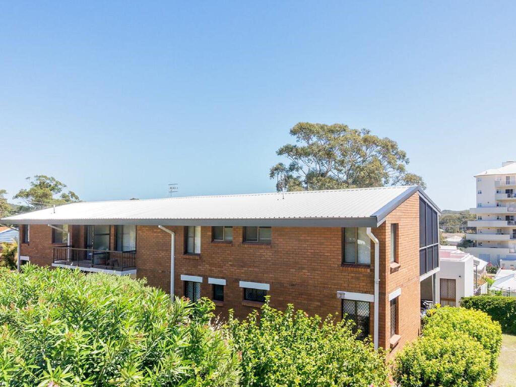 1 'BAHIA', 47 RONALD AVE - GREAT LOCATION WITH FILTERED WATER VIEWS - thumb 1