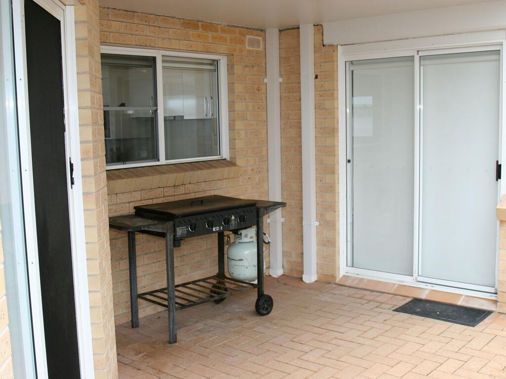 1 'The Clippers' 131 Soldiers Point Road - Fabulous Waterfront Unit - Accommodation ACT 2