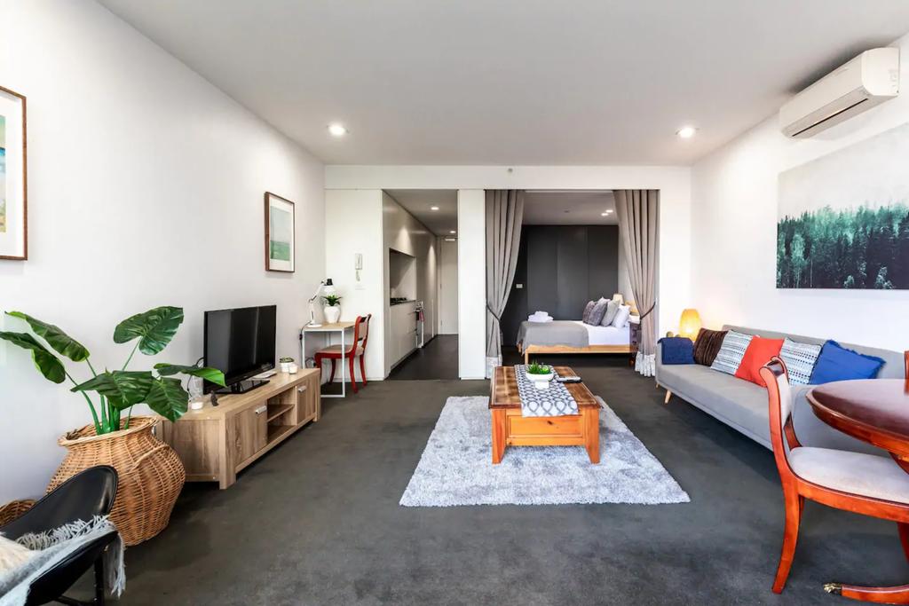 1 Bedroom Apartment in Prahran with Balcony - Accommodation BNB