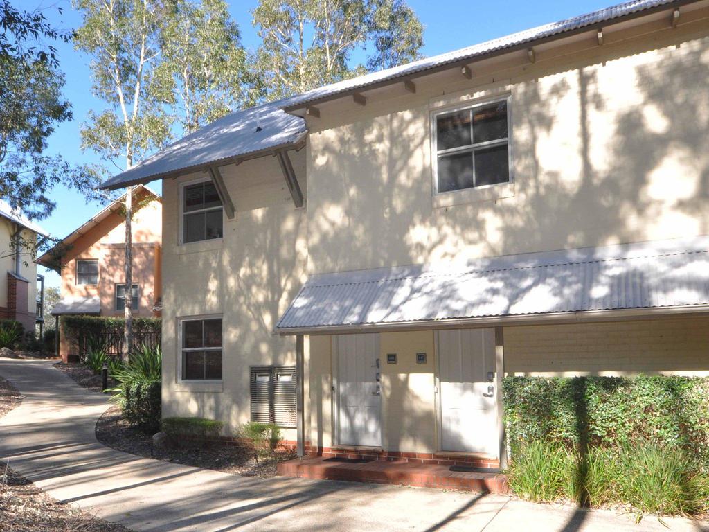 1 Bedroom Executive Villa Located Within Cypress Lakes - Accommodation BNB 3