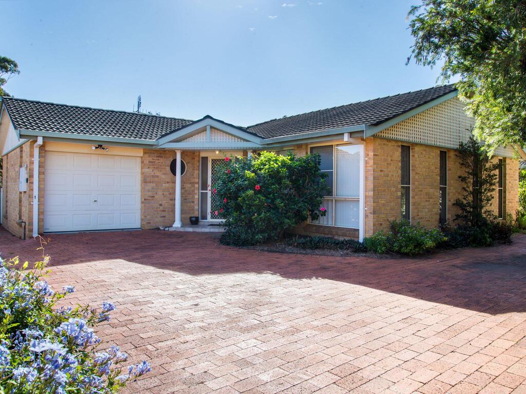1/4 Huntly Close - New South Wales Tourism 