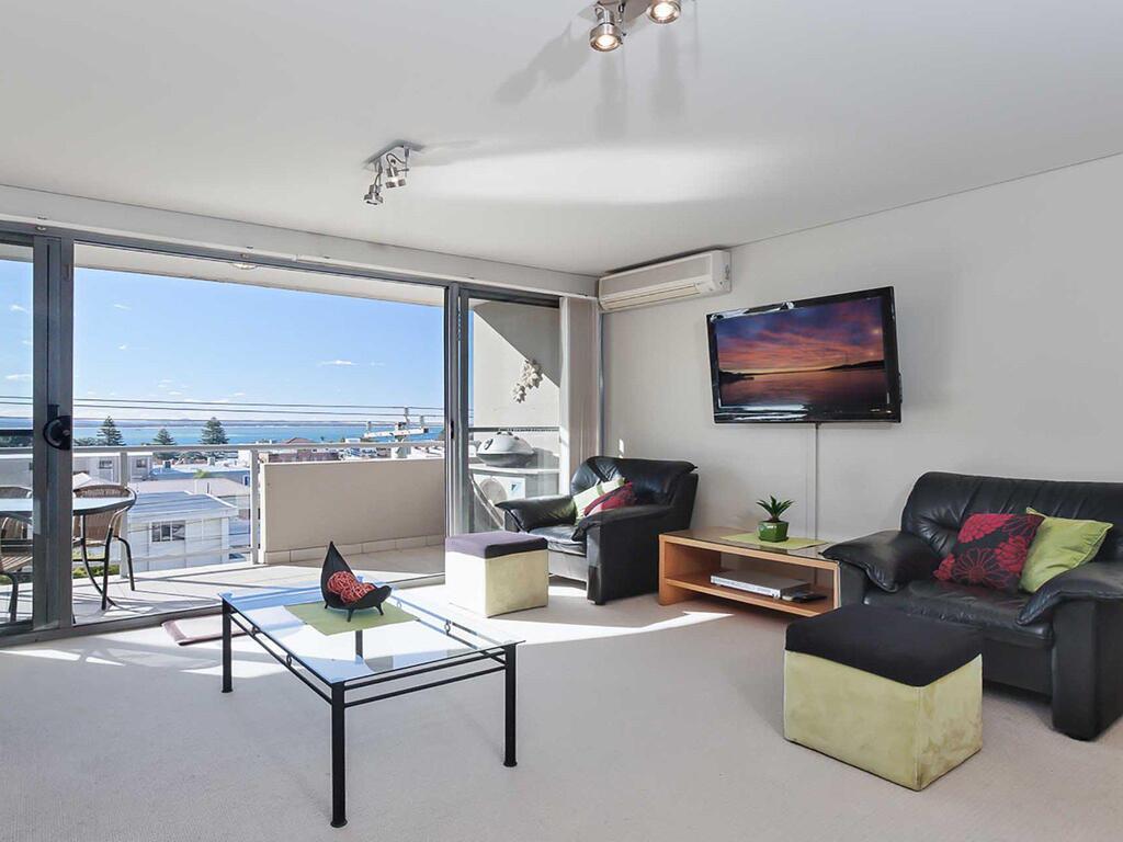 11 'Bayview Apartment' 42 Stockton Street - Right In The CBD Of Nelson Bay With Water Views - thumb 0