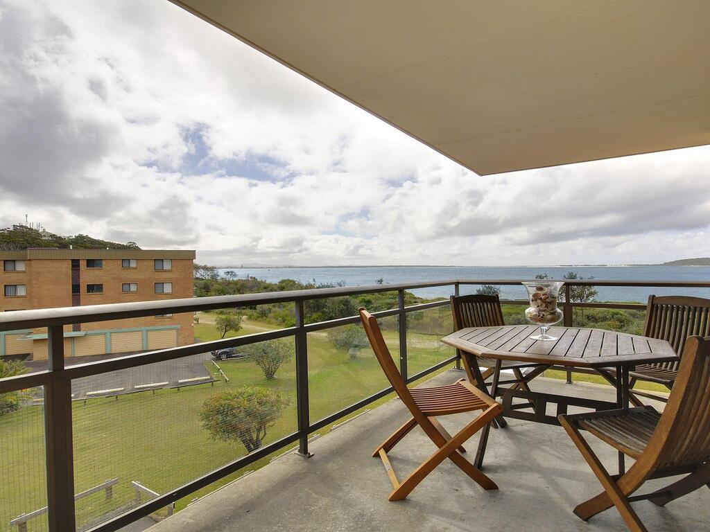 11 'Promenade' 8 Intrepid Close - Air Conditioned Unit With Beautiful Water Views - thumb 0
