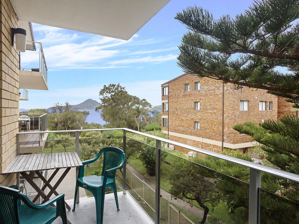 12 'The Helm', 22 Voyager Close - Unit In Little Beach With Direct Access To Shoal Bay Beach! - Accommodation ACT 2