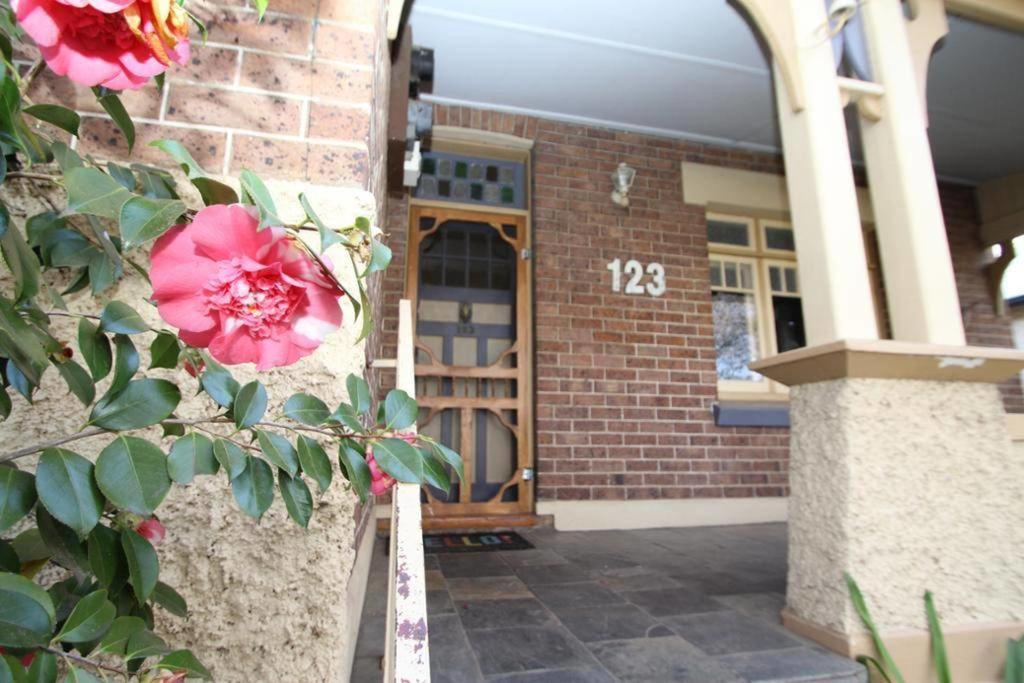 123 Hill St Heart of Orange Double Brick - Foster Accommodation