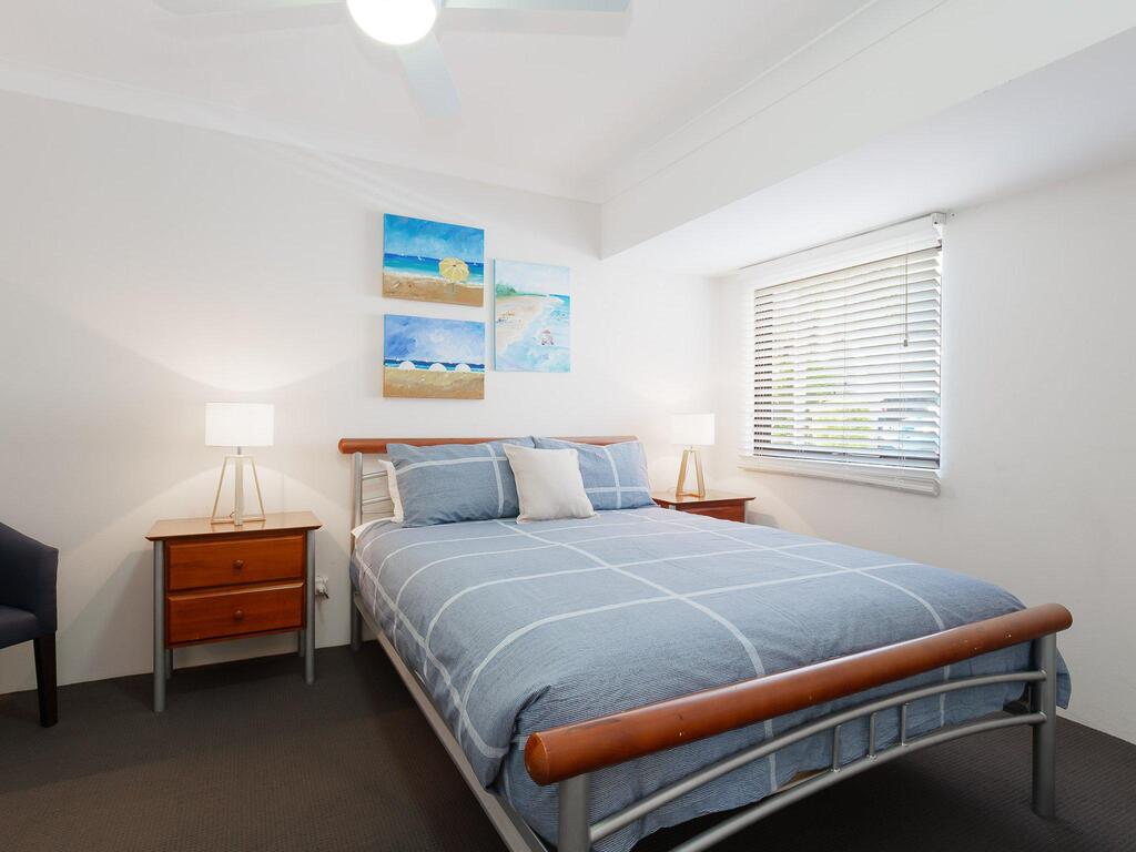 13 'Carindale', 19 Dowling Street - Large Ground Floor Unit With Pool & Tennis Court - Accommodation ACT 3