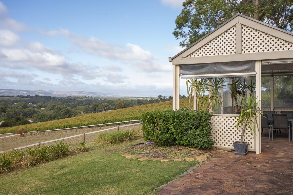 131 Your Vineyard Home In The Heart Of The Vale - Darwin Tourism 1