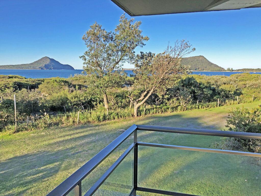 14 'Intrepid', 3 Intrepid Close - Unlimited Magnificent Water Views - Accommodation Nelson Bay 0