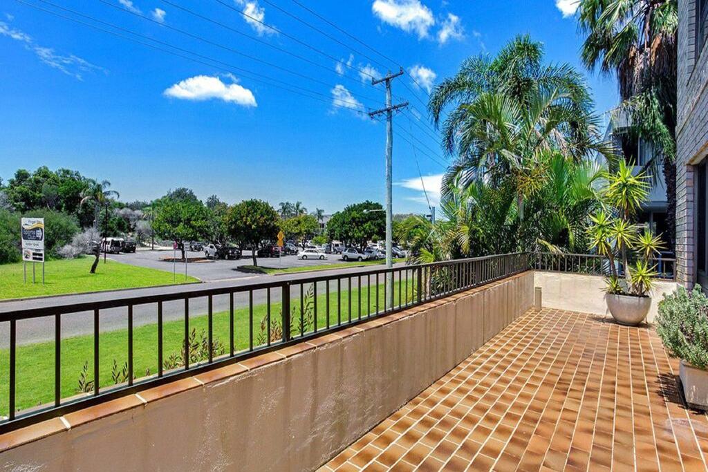 14 'THE DUNES', 38 MARINE DR - LARGE UNIT WITH POOL, TENNIS COURT AND DIRECTLY ACROSS FROM FINGAL - thumb 2