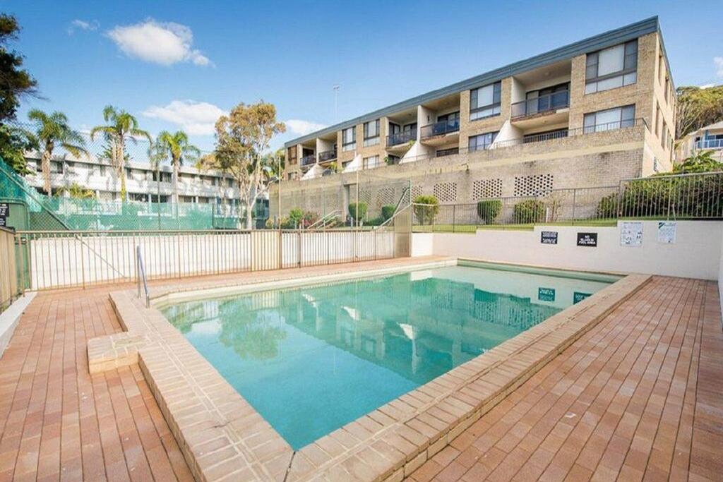 14 'THE DUNES', 38 MARINE DR - LARGE UNIT WITH POOL, TENNIS COURT AND DIRECTLY ACROSS FROM FINGAL - thumb 3