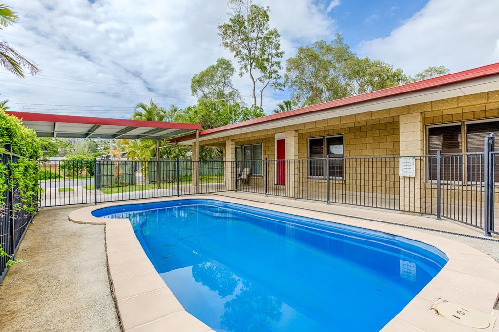 14 Double Island Drive - Rainbow Beach, Large Holiday House With Pool,Pets Welcome, Free Wi-Fi - thumb 0
