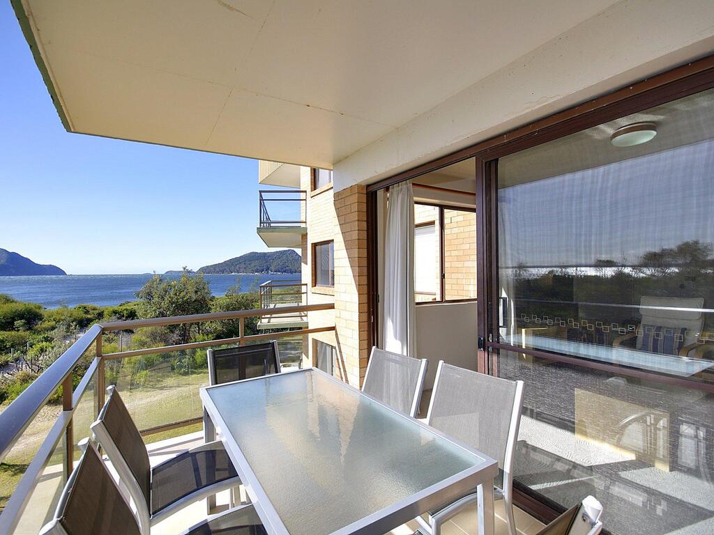 15 'Intrepid', 3 Intrepid Close - Right On The Beachfront - Accommodation ACT 0
