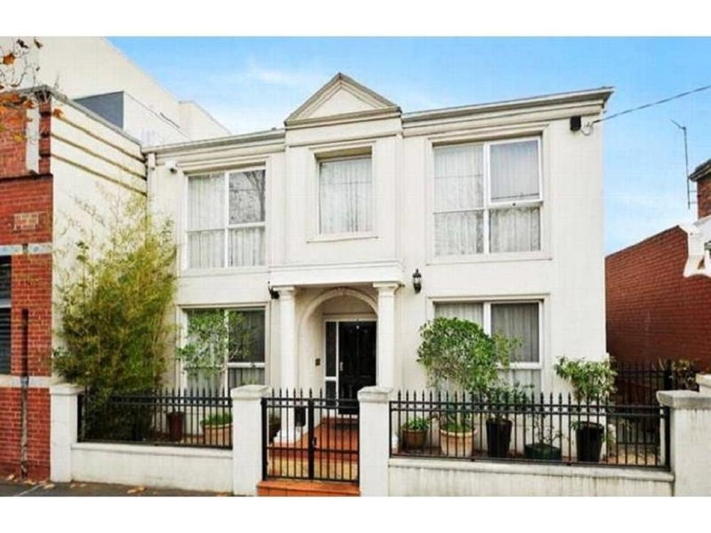 15 Charles Abbotsford Mansion - Accommodation Adelaide
