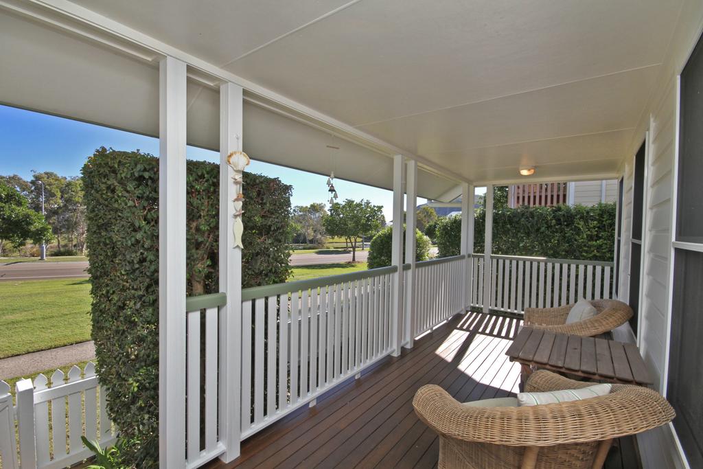16 Beachway Pde Marcoola Linen Incl WiFi Pet Friendly A/Cond. 500 BOND - Accommodation Adelaide
