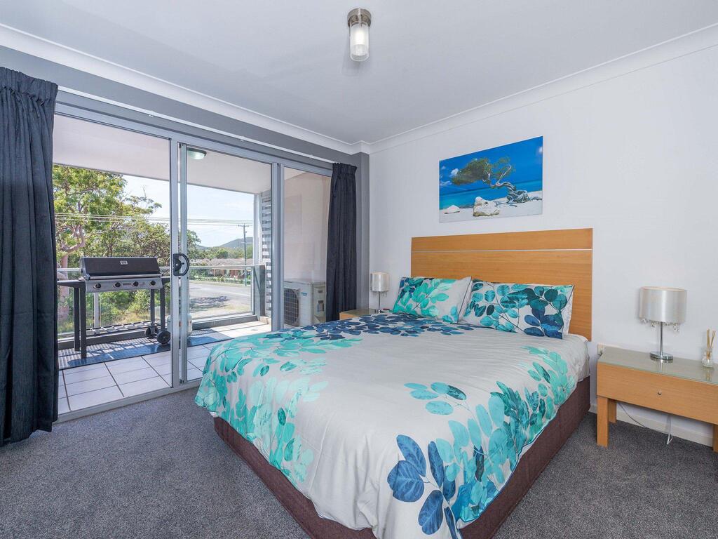 18 'Shoal Bay Beach Apartments' - Fantastic Air Conditioned Unit With A Pool & Lift - Accommodation ACT 2