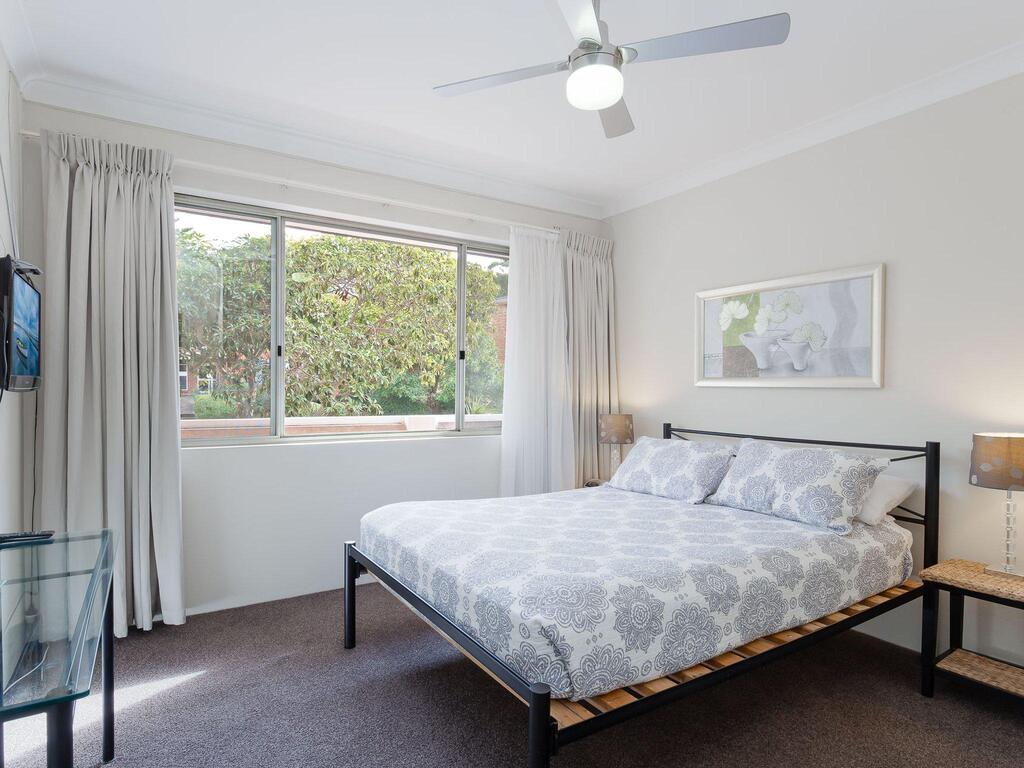 2 'Bronte Court' 17 Magnus Street - Air Con, Complex Pool And Centrally Located - Accommodation ACT 0