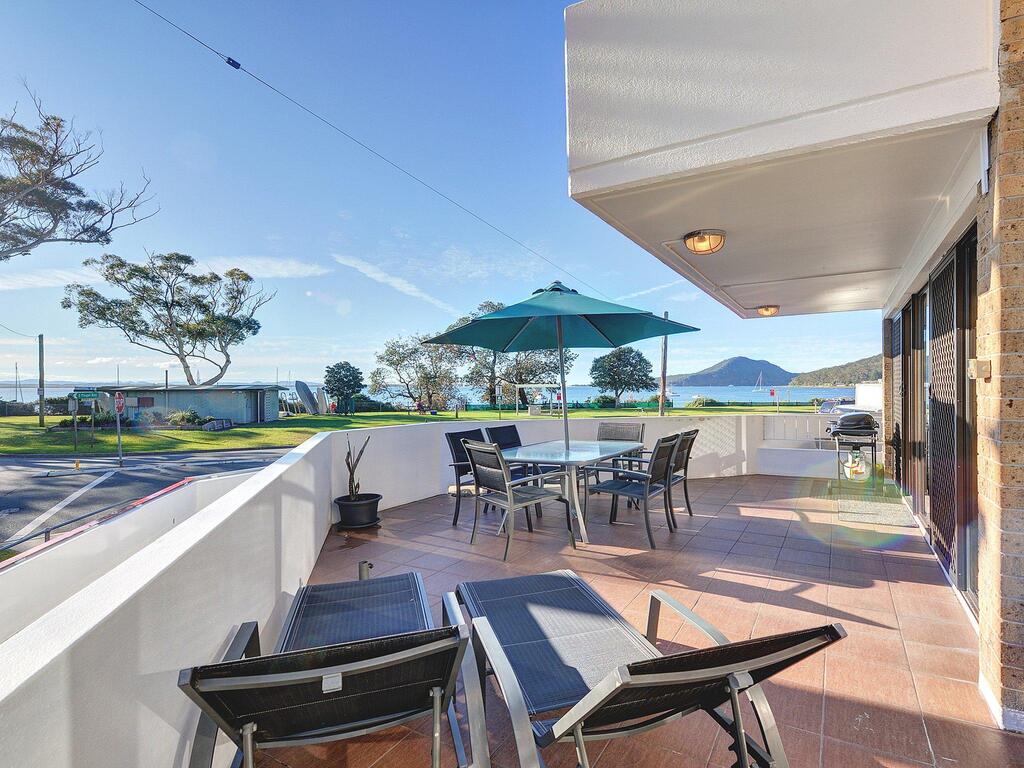 2 'Fleetwood', 63 Shoal Bay Road - Spectacular Views - Accommodation ACT 0