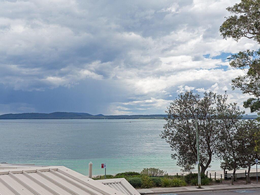 2 'Sunnie Belle' 3 Victoria Parade- Water Views Over Nelson Bay Foreshore - Accommodation ACT 0