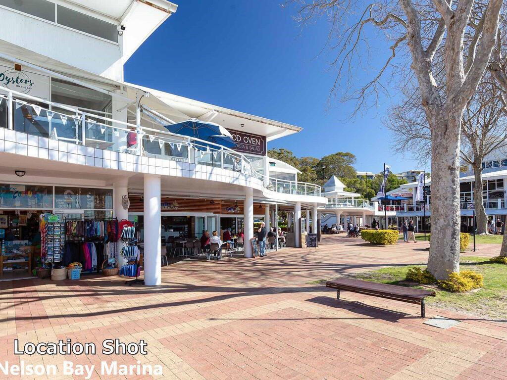 2 'Tradewinds', 110 Victoria Parade - Fantastic Unit With Waterviews & Close To The Marina - thumb 0