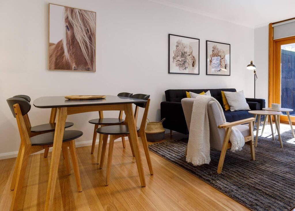 2 Bdrm Apt In Annandale With Courtyard & Parking - Accommodation Sydney 3
