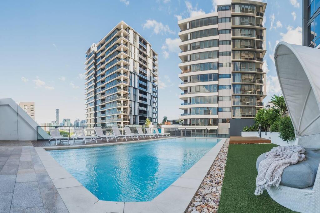 2 Bed Brisbane Resort Apartment - Accommodation Airlie Beach