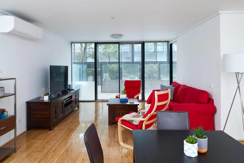 2 Bed/2 Bath Apartment Amazing Location - Accommodation Adelaide