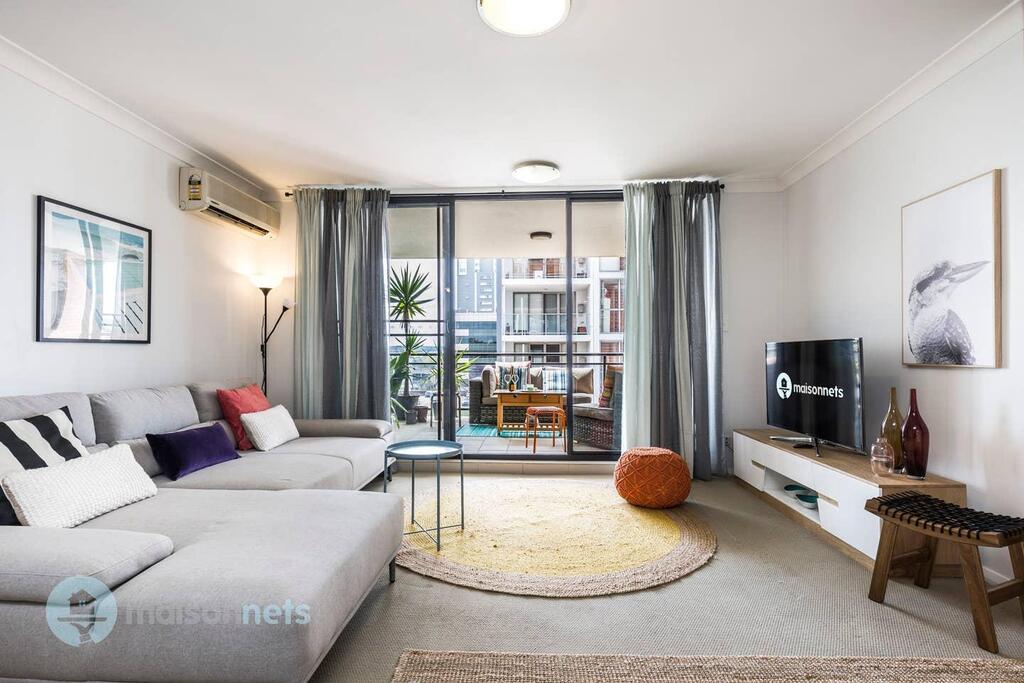 2 Bedroom 2 Bathroom Apt with Balcony and Parking - New South Wales Tourism 