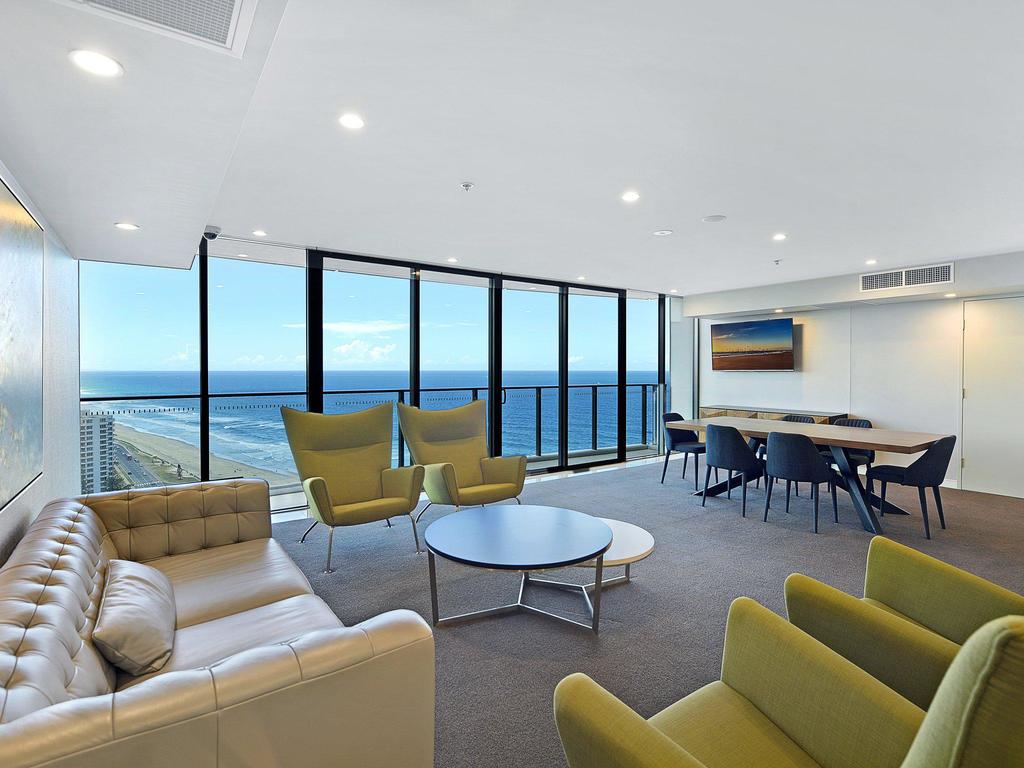 2 Bedroom Ocean View Apartment In Surfers Paradise - Accommodation ACT 3