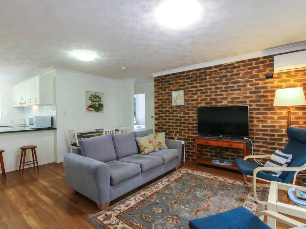 2 Bedroom St Lucia Apartment close to UQ and CityCat - Accommodation Airlie Beach