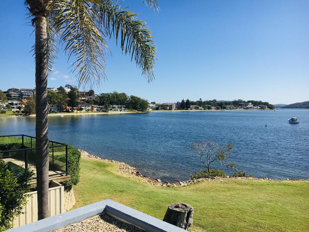 2 The Shores Soldiers Point - Waterfront - Uninterrupted Water Views INCLUDING ALL LINEN & TOWELS, Free Wi-Fi - thumb 2