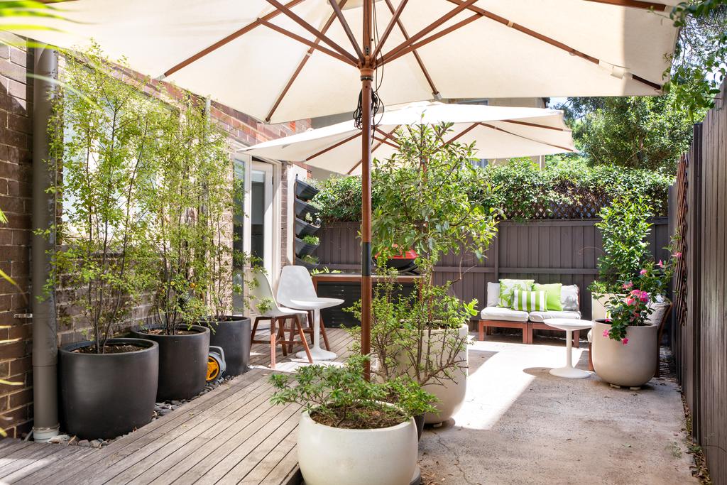 2-Bed Balmain Retreat With Outdoor Patio - Accommodation BNB 1