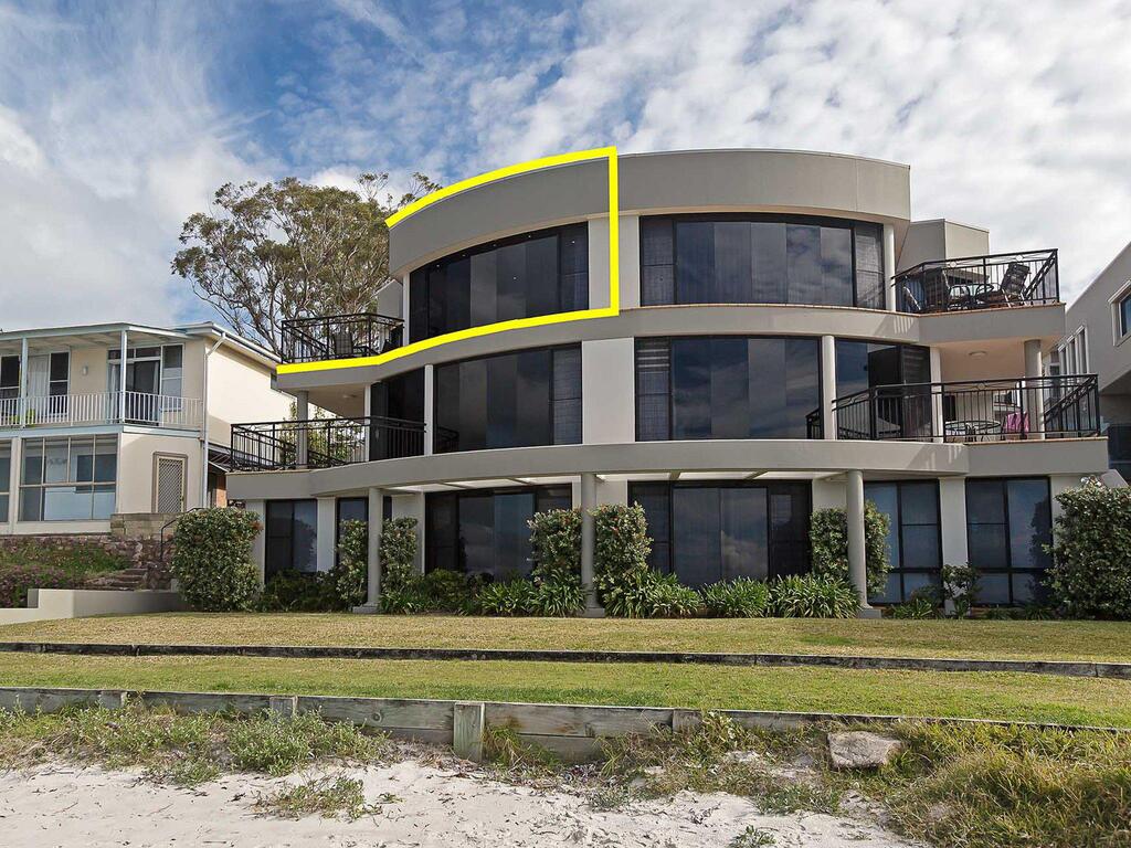 2/137 Soldiers Point Road - Luxury Unit On The Waterfront With Aircon And Free Unlimited Wi Fi - thumb 1