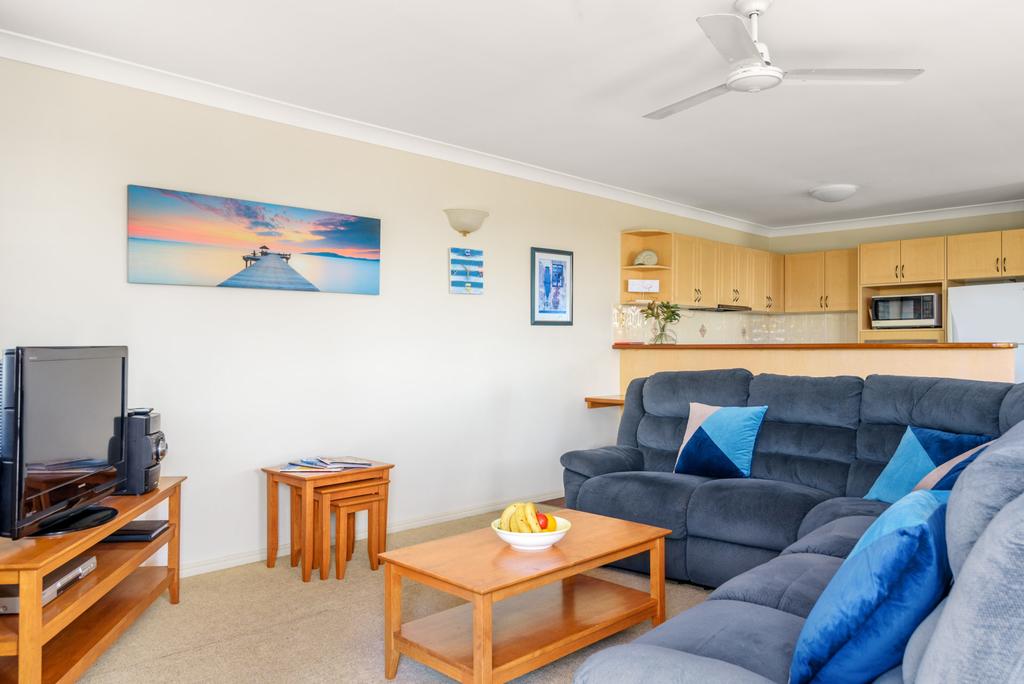 2/80 Cooloola Drive - Comfortable And Cosy Unit Enjoying Ocean Views And Views To Fraser Island - thumb 2
