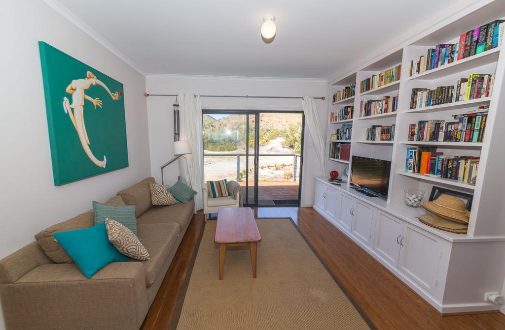 20 Lady Bay Road - Accommodation Airlie Beach