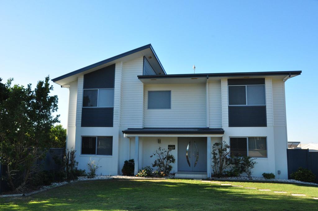 21 Tingira Close - Family Home In A Quiet Street Enjoying Ocean Views - Accommodation ACT 0