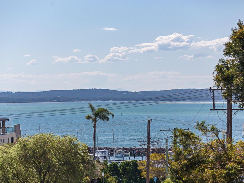 23 'The Commodore' 9-11 Donald Street - Delightful Unit With Gorgeous Water Views - thumb 0