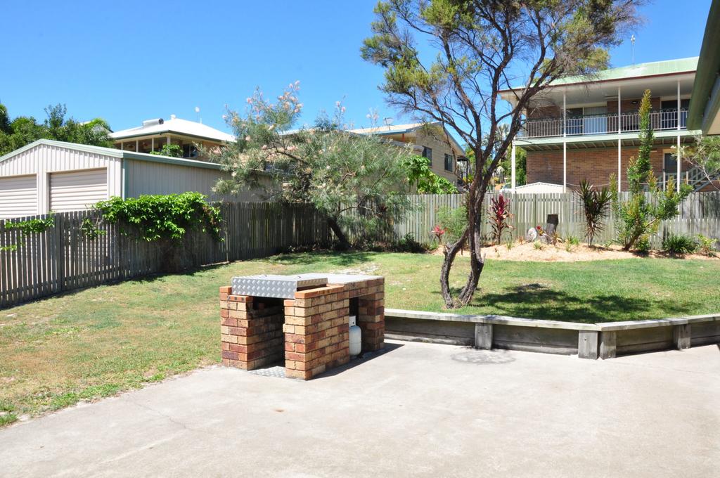23 Carlo Road - Lowset Family Home Within Walking Distance To The Shopping Centre. Pet Friendly - thumb 3