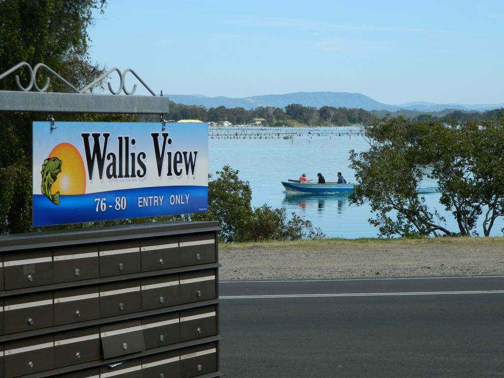 26 Wallis View - Opposite The Lake - 3 Bedroom Apartment - Sleeps 8 - Foster Accommodation 0
