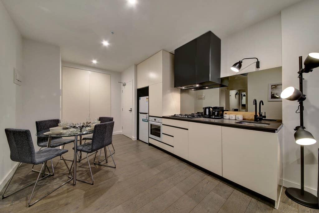 2BR Suites On Bourke, Perfect Location, Views - Accommodation ACT 1